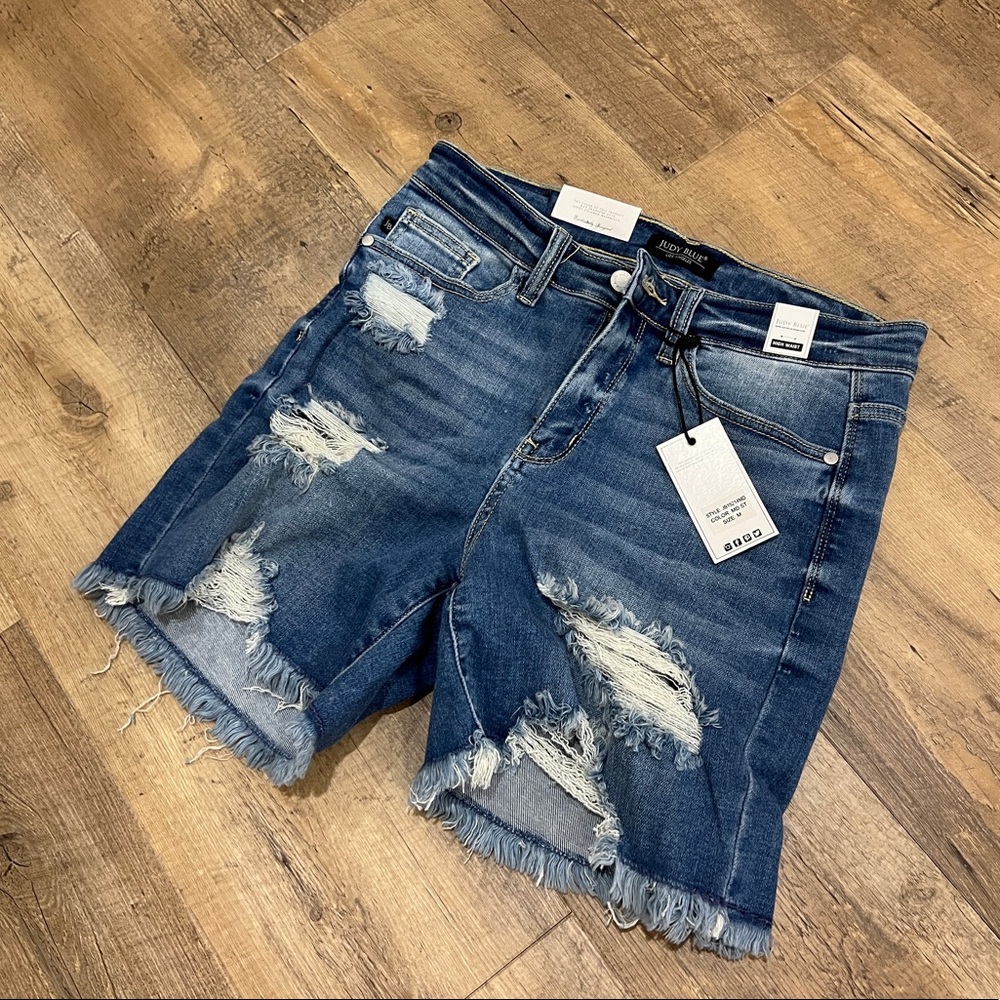 Just Blue Jackson Mid-Thigh short NWT
